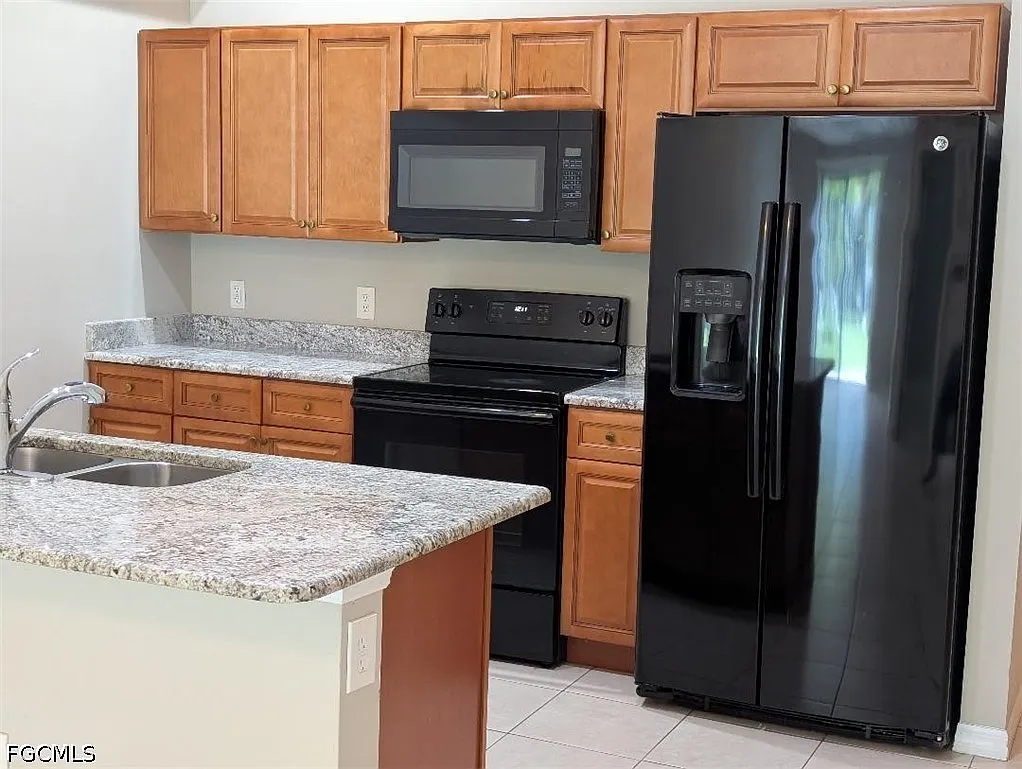 3 bed, 2.0 bath, 1209 sqft, $1,600 — Photo 3