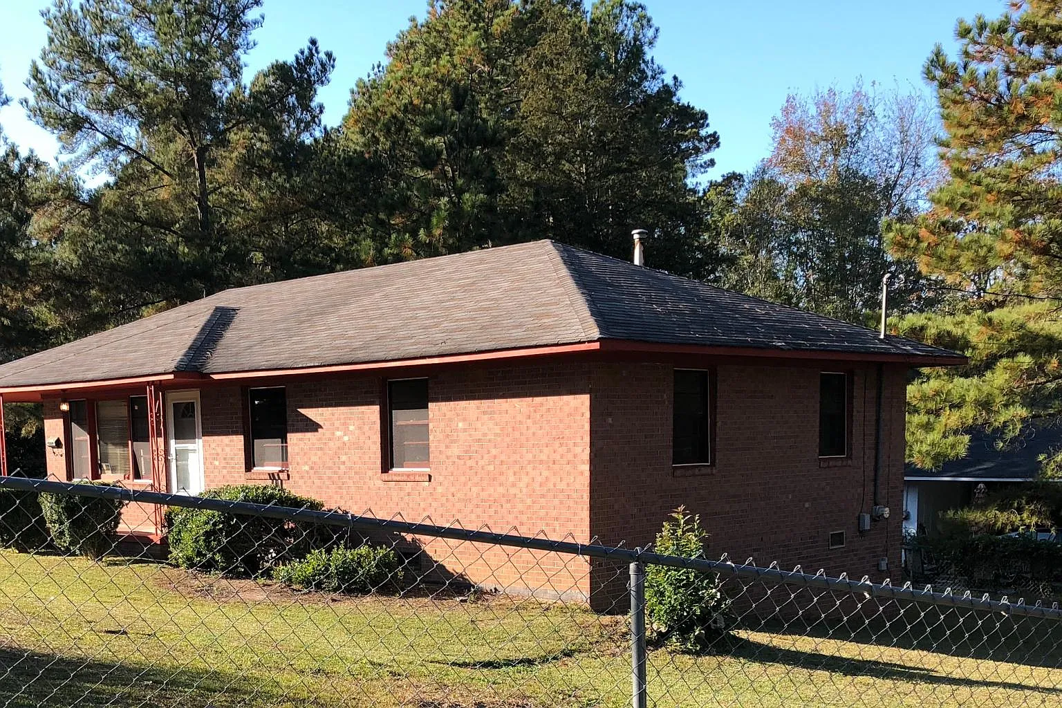 1846 Colony Dr — Photo 1