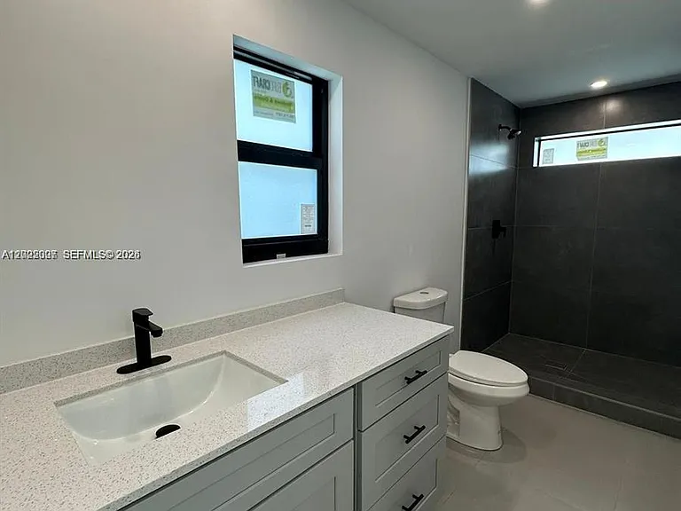 4901 Washington St — Photo 12