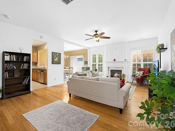 2nd image of 9805 Carson Whitley Ave