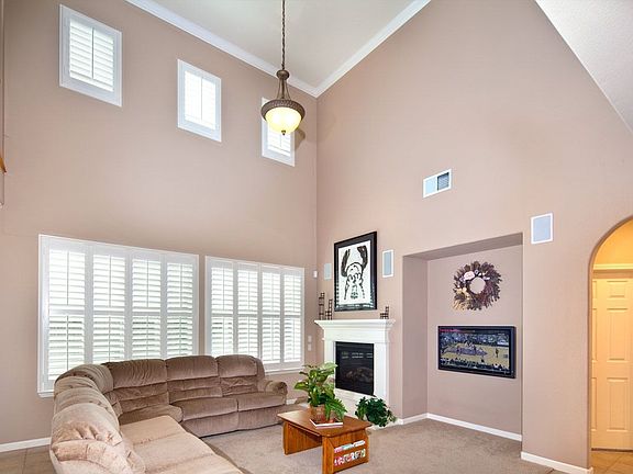 3rd image of 1271 Villagio Dr