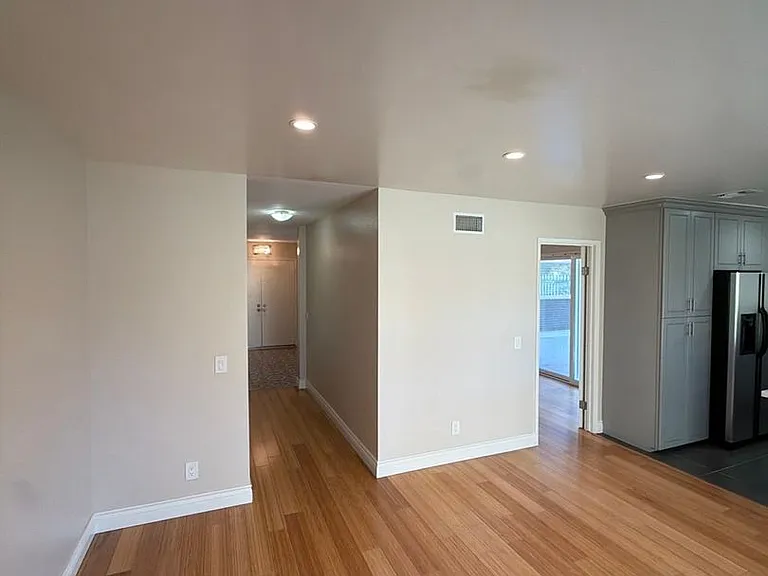 927 Redlen Ave — Photo 29