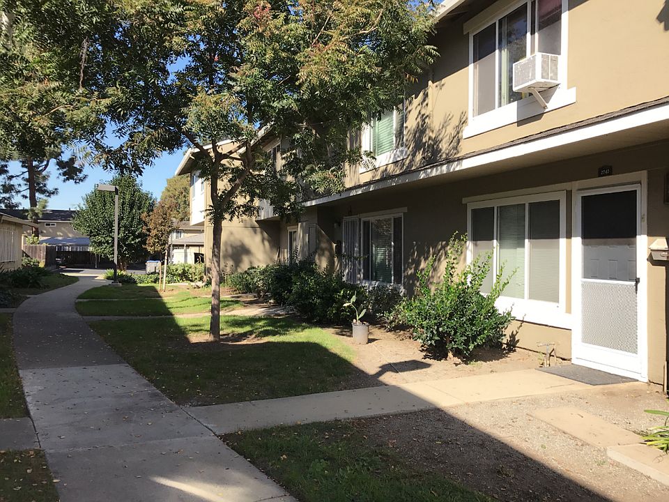 1st image of 2745 Fricka Ct