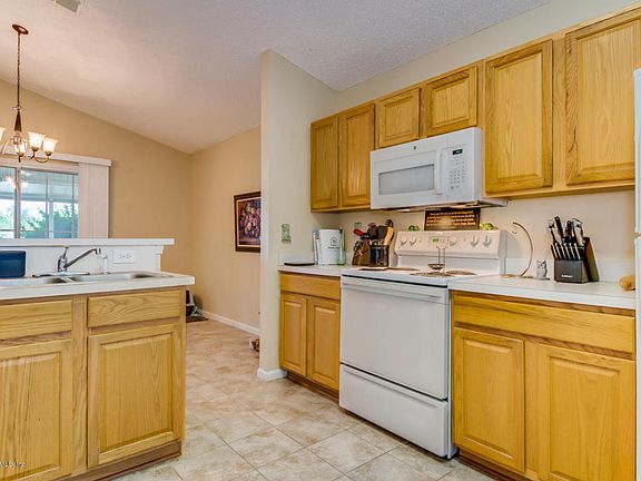 5th image of 1675 Hawkins Cove Dr W