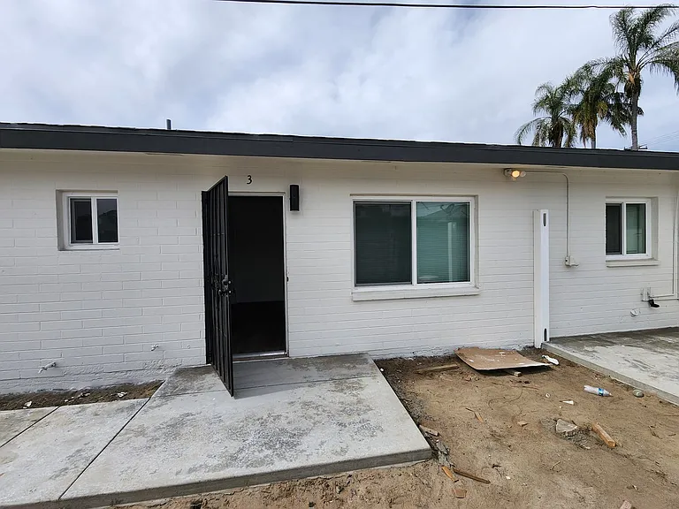 8620 Lampson Ave — Photo 4