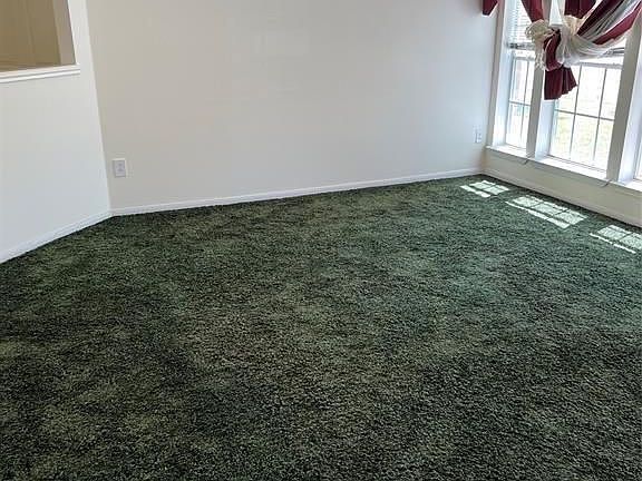 2nd image of 10943 Oakwood Dr