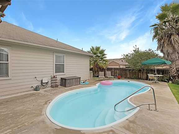 4th image of 8703 Sunrise Canter Dr