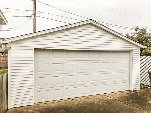2nd image of 525 Monterrey Dr