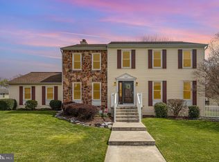 1024 Chelmsford Dr, Mechanicsburg, PA 17050