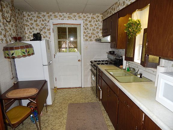 5th image of 2523 N Clarke St