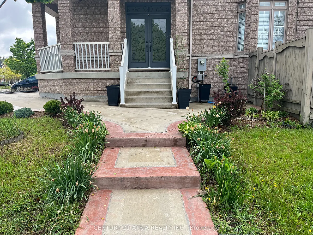 Photo 2 of 26 - 209 District Ave - Vaughan, ON Building Photo - 209 District Ave