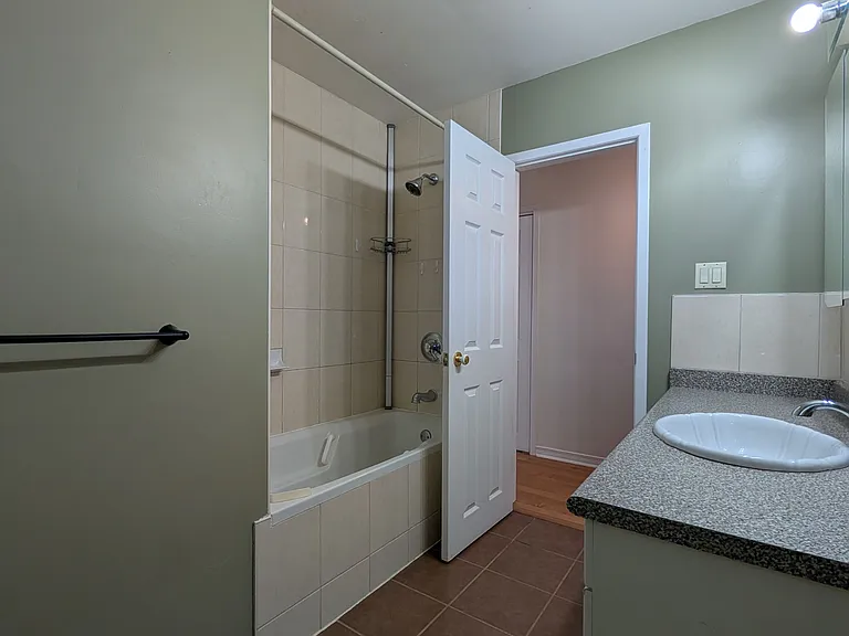 12 Kingsway Ct — Photo 17