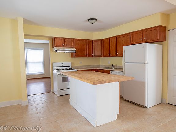 2nd image of 129 S Orchard Dr