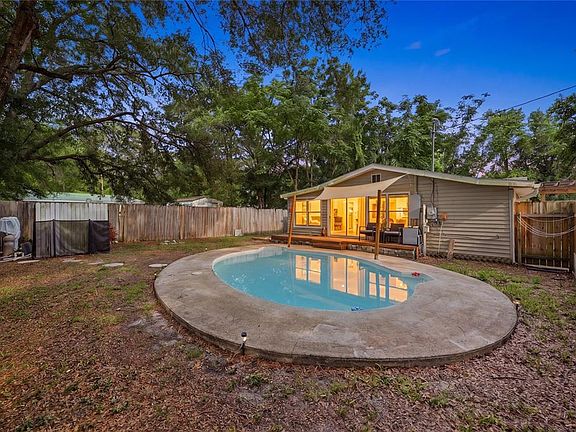 4th image of 3411 NE 52ND AVENUE
