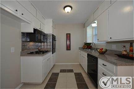 4th image of 407 Vicki St