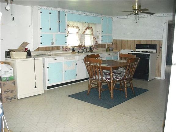 4th image of 596 Wyatt Ave