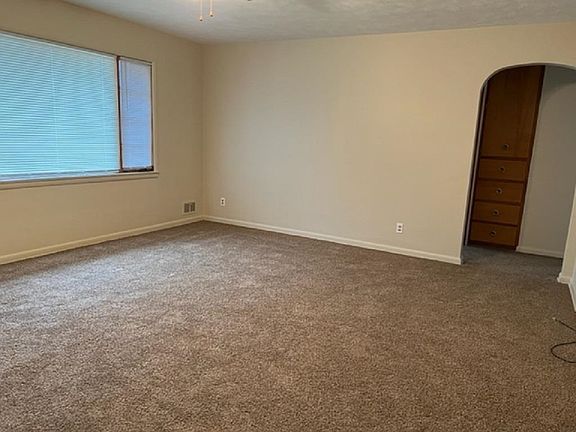 4th image of 103 Erma Ave