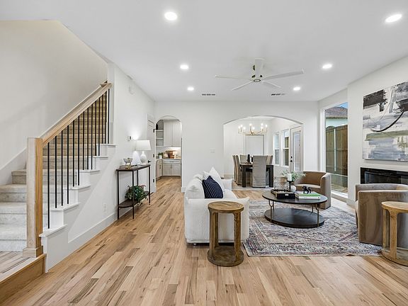 3rd image of 3031 Brooklyndell Ave