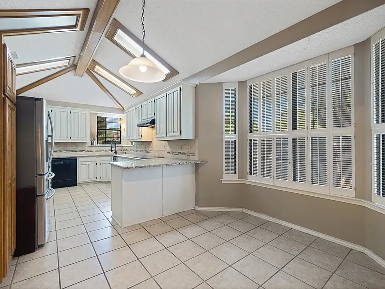 901 Green Brook Dr — Photo 12