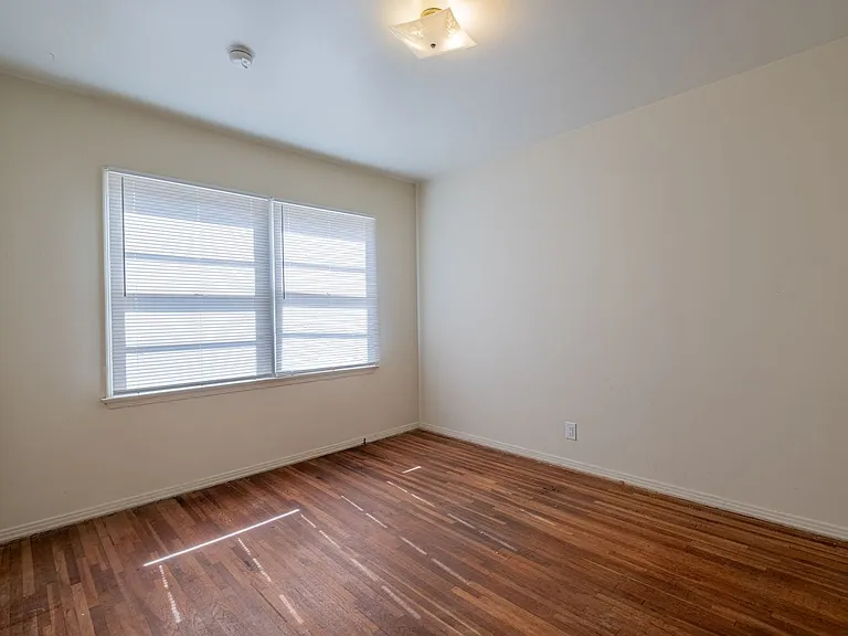 1506 S. Catalina Residences — Photo 11