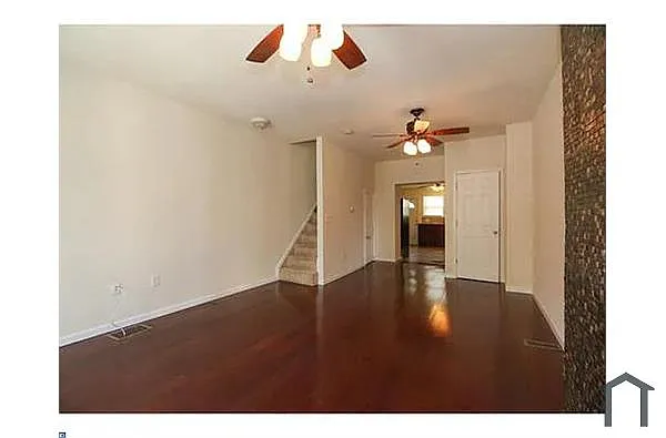 Building Photo - 1834 Latona St