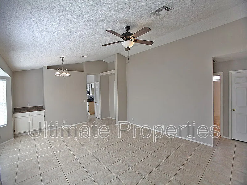 3 bed, 2.0 bath, 1248 sqft, $1,895 — Photo 3