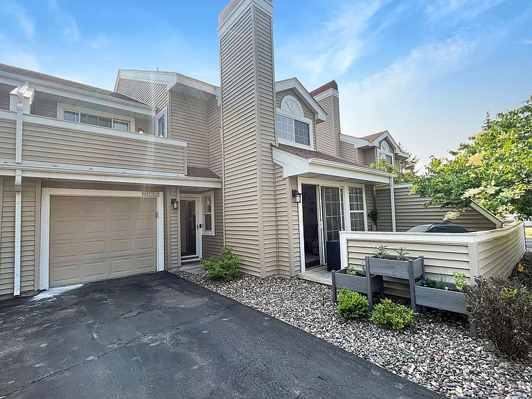 2040 Shenandoah Ct #G — Photo 18