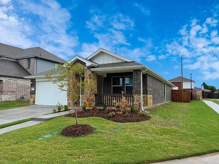 1204 Blue Ridge Pl — Photo 2