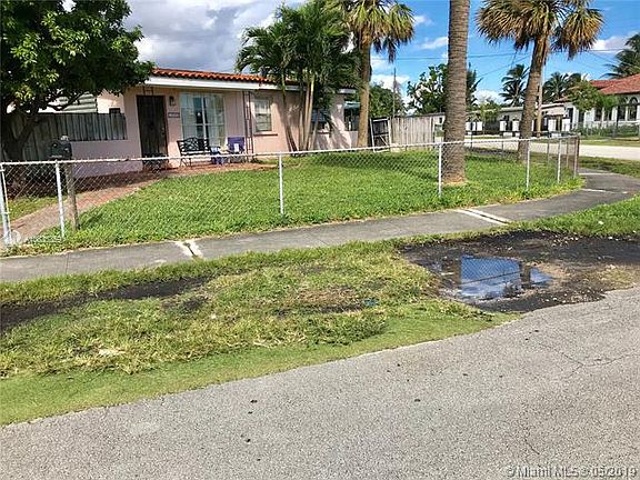 2nd image of 10965 SW Southwest 43rd St