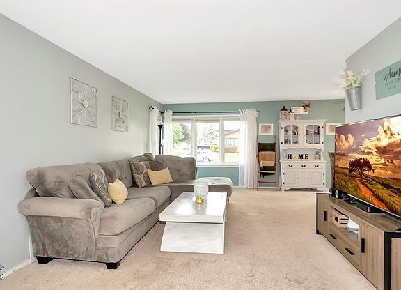 4th image of 16837 Oconto Ave
