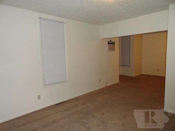 2nd image of 425 N 1st St