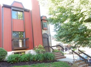 129 Wimbledon Sq, Hackettstown, NJ 07840