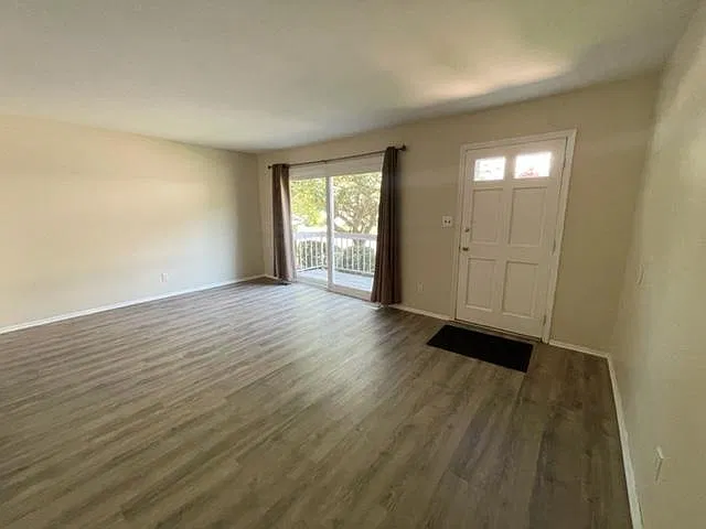 3 bed, 1.5 bath, 1800 sqft, $2,950 — Photo 3