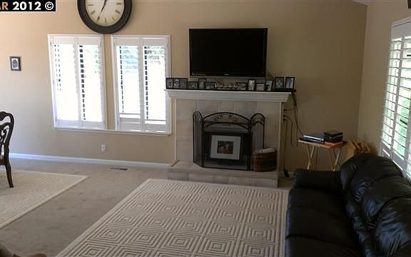 5th image of 728 Krisview Ct