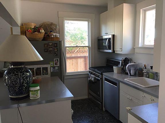 5th image of 655 1/2 Pomona Ave
