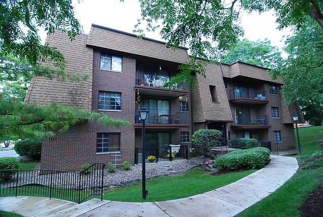 1st image of 412 Melrose Ave APT 304