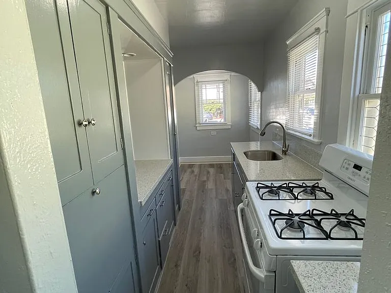 1529-1531 1533 Madison Ave — Photo 14