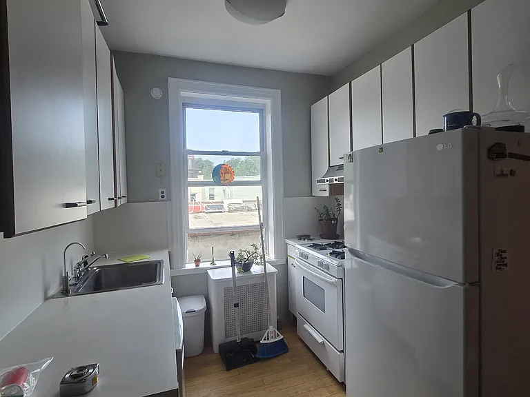 18-26 26th Rd #2R — Photo 3