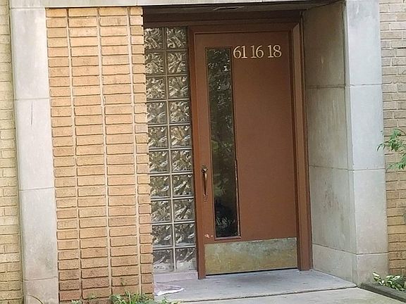 2nd image of 6138 N Damen Ave
