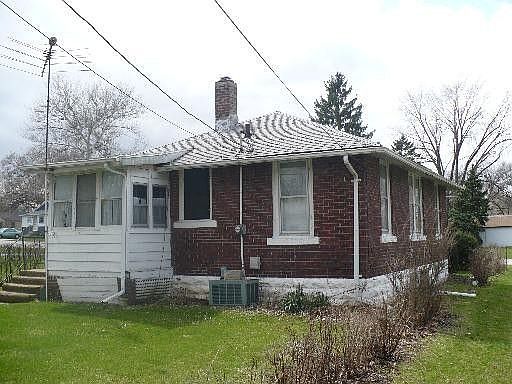 4th image of 300 Park Dr