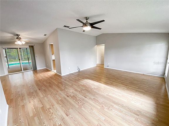 4th image of 505 Lakeview Dr