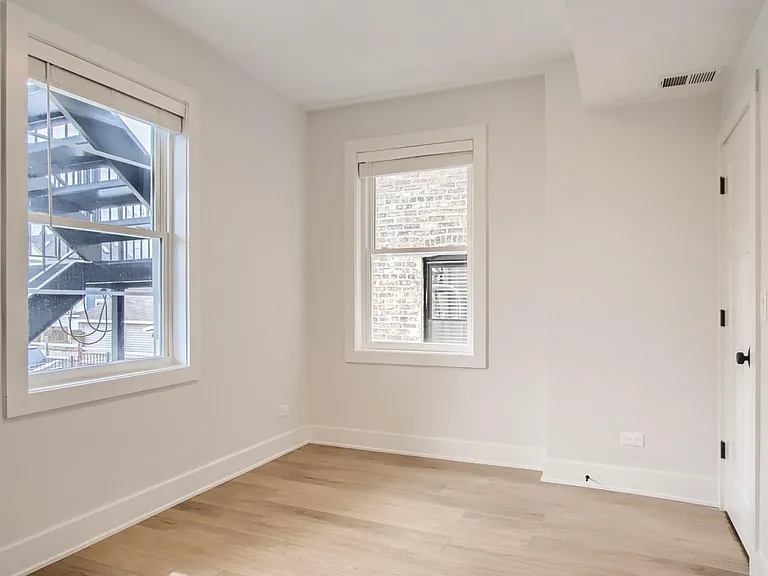 2715 N Lawndale Ave #1 — Photo 9