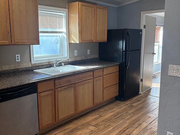 3rd image of 700 Denver Ave APT 14