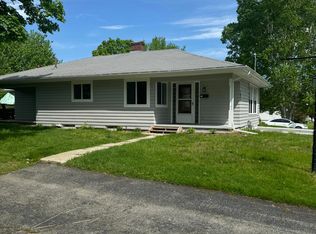 195 Cook St, Auburn, ME 04210