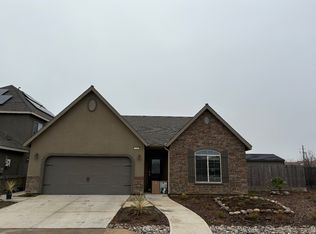 3806 Alamos Ave, Clovis, CA 93619