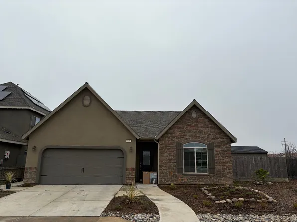 3806 Alamos Ave, Clovis, CA 93619