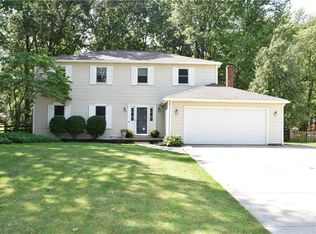 4076 Brewster Dr, Westlake, OH 44145