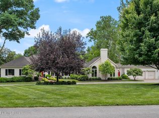 194 Westwind Rd, Indian Hills, KY 40207