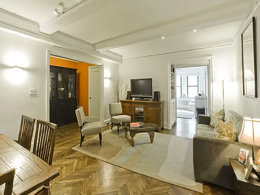 Sold by Sotheby's International Realty | media 10