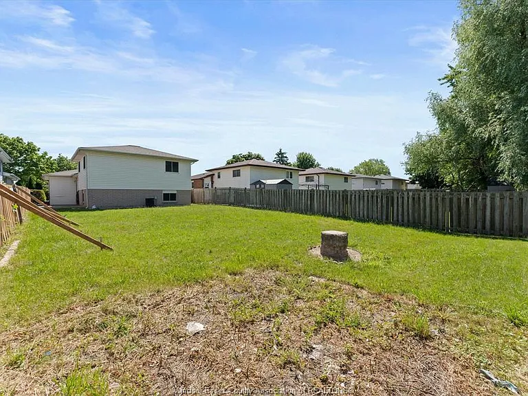 9347 Tamarack St — Photo 39